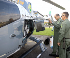 O Governo do Paraná enviou uma equipe aérea para Brumadinho (MG) com o objetivo de auxiliar nas buscas pelas vítimas do rompimento da barragem ocorrida na sexta-feira (25/01). Cinco integrantes do Batalhão de Polícia Militar de Operações Aéreas (BPMOA) viajaram neste domingo (03/02), somando-se à equipe do Corpo de Bombeiros que está naquele estado, incluída na força tarefa de buscas pelas vítimas desde o último domingo (27/01).  -  Curitiba, 03/02/2019  -  Foto: Jaelson Lucas/ANPr