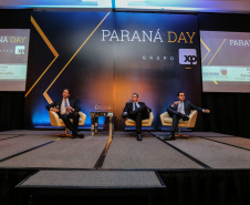 Fernando Vernalha, Especialista em Infraestrutura e Concessões da VGP Advogados e Allan Costa, presidente da Celepar   durante o Paraná Day, evento realizado em Curitiba com a presença de mais de 100 investidores do País e do exterior. - Curitiba, 05/02/2019 -Foto: Geraldo Bubniak/ANPr