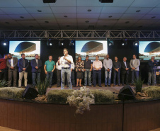 O governador Carlos Massa Ratinho Junior, participa do lançamento da 45ª Exposição Agropecuária, Industrial e Comercial de Umuarama. Presentes no evento: prefeito de Umuarama, Celso Luiz Pozzobom; presidente da Sociedade Rural, Milton Gaiari; secretário do Meio Ambiente, Márcio Nunes; secretário da Infraestrutura e Logística, Sandro Alex, deputados e demais autoridades  -  Umuarama, 05/02/2019  -  Foto: Arnaldo Alves/ANPr