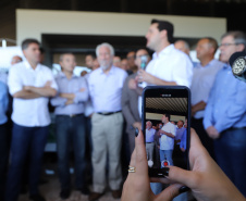 Uma solenidade especial na prefeitura municipal de Cascavel marcou a transferência do Governo do Paraná de Curitiba para Cascavel na manhã desta quinta-feira (7). O decreto é temporário e vale até sexta-feira (8). O governador Carlos Massa Ratinho Junior, secretários de Estado e presidentes das empresas estatais cumprem agenda intensa no município com representantes políticos e empresariais da região Oeste. - Cascavel, 07/02/2019 - Foto: José Fernando Ogura/ANPr