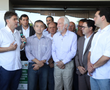 Uma solenidade especial na prefeitura municipal de Cascavel marcou a transferência do Governo do Paraná de Curitiba para Cascavel na manhã desta quinta-feira (7). O decreto é temporário e vale até sexta-feira (8). O governador Carlos Massa Ratinho Junior, secretários de Estado e presidentes das empresas estatais cumprem agenda intensa no município com representantes políticos e empresariais da região Oeste. - Cascavel, 07/02/2019 - Foto: José Fernando Ogura/ANPr