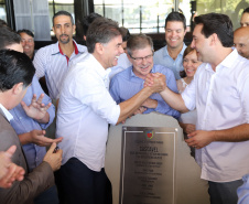 Uma solenidade especial na prefeitura municipal de Cascavel marcou a transferência do Governo do Paraná de Curitiba para Cascavel na manhã desta quinta-feira (7). O decreto é temporário e vale até sexta-feira (8). O governador Carlos Massa Ratinho Junior, secretários de Estado e presidentes das empresas estatais cumprem agenda intensa no município com representantes políticos e empresariais da região Oeste. - Cascavel, 07/02/2019 - Foto: José Fernando Ogura/ANPr