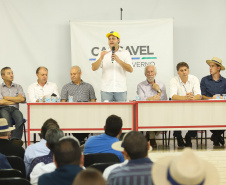 O governador Carlos Massa Ratinho Junior afirmou nesta quinta-feira (07), em Cascavel, que vai editar um decreto regulamentando a aplicação da lei que estabelece a perenidade da Tarifa Rural Noturna de energia. - Cascavel, 07/02/2019 - Foto: Rodrigo Félix Leal