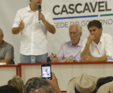 O governador Carlos Massa Ratinho Junior afirmou nesta quinta-feira (07), em Cascavel, que vai editar um decreto regulamentando a aplicação da lei que estabelece a perenidade da Tarifa Rural Noturna de energia.   -  Cascavel, 07/02/2019  -  Foto: Arnaldo Alves/ANPr