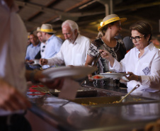 O governador Carlos Massa Ratinho Junior recebe a ministra da Agricultura, Pecuária e Abastecimento, Tereza Cristina, no Show Rural Coopavel. - Cascavel, 08/02/2019 - Foto: Rodrigo Félix Leal/ANPr