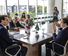 Governador Carlos Massa Ratinho Junior, recebe o Consul da Itália em Curitiba, Raffaele Festa. Curitiba, 11/02/2019. Foto: Maurilio Cheli/ANPr