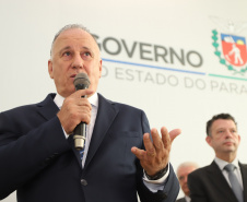 O governador Carlos Massa Ratinho Junior deu posse, em cerimônia no Palácio Iguaçu, ao secretário de Estado do Desenvolvimento Sustentável e Turismo, Marcio Nunes, e aos presidentes das autarquias vinculadas à pasta. Foram empossados os presidentes do Instituto Água e Terra, Everton Souza; do Simepar, Eduardo Alvin; da Paraná Desenvolvimento, Eduardo Bekin; e da Paraná Turismo, João Jacob Mehl. -   Curitiba, 12/02/2019  -  Foto: José Fernando Ogura/ANPr