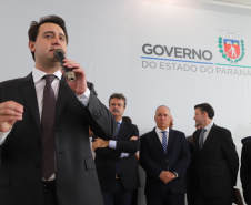 O governador Carlos Massa Ratinho Junior deu posse, em cerimônia no Palácio Iguaçu, ao secretário de Estado do Desenvolvimento Sustentável e Turismo, Marcio Nunes, e aos presidentes das autarquias vinculadas à pasta. Foram empossados os presidentes do Instituto Água e Terra, Everton Souza; do Simepar, Eduardo Alvin; da Paraná Desenvolvimento, Eduardo Bekin; e da Paraná Turismo, João Jacob Mehl. -   Curitiba, 12/02/2019  -  Foto: José Fernando Ogura/ANPr