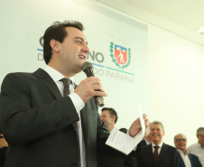 O governador Carlos Massa Ratinho Junior  deu posse, em cerimônia no Palácio Iguaçu, ao secretário de Estado do Desenvolvimento Sustentável e Turismo, Marcio Nunes, e aos presidentes das autarquias vinculadas à pasta. Foram empossados os presidentes do Instituto Água e Terra, Everton Souza; do Simepar, Eduardo Alvin; da Paraná Desenvolvimento, Eduardo Bekin; e da Paraná Turismo, João Jacob Mehl.  -  Curitiba, 12/02/2019  -  Foto: Rodrigo Félix Leal/ANPr