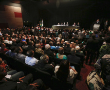 O governador Carlos Massa Ratinho Junior, dá posse a Ney Leprevost na pasta da secretaria da Justiça, Família e Trabalho.Curitiba, 12-02-19.Foto: Arnaldo Alves / ANPr.