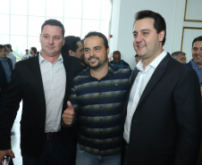 Governador Carlos Massa Ratinho Júnior dá posse ao secretário de Estado da Infrestrurura e Logística, Sandro Alex, e ao diretor do Departamento de Estradas e Rodagem (DER), João Alfredo zampieri - Curitiba, 13/02/2019 - Foto: Rodrigo Félix Leal/ANPr