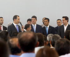 Governador Carlos Massa Ratinho Júnior dá posse ao secretário de Estado da Infrestrurura e Logística, Sandro Alex, e ao diretor do Departamento de Estradas e Rodagem (DER), João Alfredo zampieri  -  Curitiba, 13/02/2019  -  Foto: Jaelson Lucas/ANPr