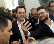 Governador Carlos Massa Ratinho Júnior dá posse ao secretário de Estado da Infrestrurura e Logística, Sandro Alex, e ao diretor do Departamento de Estradas e Rodagem (DER), João Alfredo zampieri  -  Curitiba, 13/02/2019  -  Foto: Jaelson Lucas/ANPr