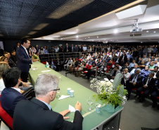 Governador Carlos Massa Ratinho Júnior dá posse ao secretário do Desenvolvimento Urbano e de Obras Públicas, João Carlos Ortega  -  Curitiba, 14/02/2019  -  Foto: José Fernando Ogura/ANPr