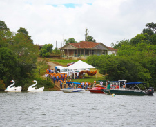 O passeio turístico inaugural da rota de Capanema sobre o Parque Nacional do Iguaçu, no Sudoeste do Paraná, aconteceu nesta sexta-feira (15). Nos mesmos moldes do trecho embaixo das cataratas de Foz do Iguaçu, a operação nesse outro ponto do rio permitirá a exploração do ecoturismo sobre diversas ilhas, trilhas e cachoeiras que compõem o ecossistema local.  -  Capanema, 15/02/2019  - Foto: Jaelson Lucas/ANPr