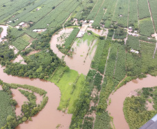 Cerca de 100 pessoas ficaram desalojadas em Guaratuba, no Litoral do Estado, em função das fortes chuvas que atingem a região desde sexta-feira (15). A Defesa Civil estima que cerca de 40 famílias estejam desalojadas em função dos alagamentos que ocorreram no município.   -  Guaratuba, 17/02/2019  -  Foto: Defesa Civil do Governo do Paraná