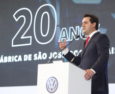 Governador Carlos Massa Ratinho Júnior participa da solenidade de comemoração de 20 anos da Volkswagen no Paraná. - São José dos Pinhais, 19/02/2019 - Foto: Rodrigo Felix Leal/ANPr