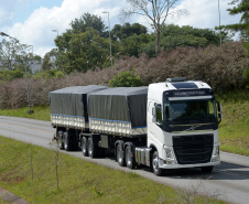 Caminhões Volvo.  -  Curitiba, 21/02/2019  -  Foto: Divulgação Volvo