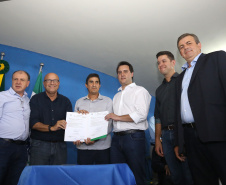 Governador Carlos Massa Ratinho Júnior participa da posse da nova diretoria da Associação dos Municípios do Norte Pioneiro (Amunorpi). O prefeito de Pinhalão, Sérgio Rodrigues é o presidente da Associação.  -  Pinhalão, 22/01/2019  -  Foto: Jaelson Lucas/ANPr