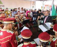 Quarenta e nove famílias de Florestópolis, município da região Norte do Paraná, concretizaram nesta sexta-feira (22) o sonho da casa própria. Elas vão morar no Residencial José Alves dos Santos, inaugurado pelo governador Carlos Massa Ratinho Junior, pelo presidente da Companhia de Habitação do Paraná (Cohapar), Jorge Lange, e o prefeito Nelson Correia Junior.  -  Florestópolis, 22/01/2019  -  Foto: José Fernando Ogura/ANPr