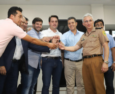 O governador Carlos Massa Ratinho Jr entregou nesta sexta(22) novas viaturas, aparelhos etolométricos e coletes balísticos às unidades da Polícia Militar que pertencem ao 2 Comando Regional - Londrina e região. Londrina,22/02/2019 -  Foto: Rodrigo Félix Leal/ANPr