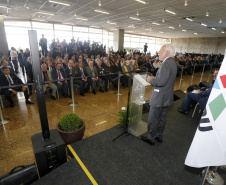 O governador em exercício Darci Piana participou nesta terça-feira (26), em Foz do Iguaçu, da cerimônia de posse do novo diretor-geral brasileiro da Itaipu Binacional, general Joaquim Silva e Luna, com as presenças do Presidente Jair Bolsonaro e do presidente do Paraguai, Mario Abdo Benítez; dos ministros almirante Bento Albuquerque, de Minas e Energia e Ernesto Araújo, de Relações Exteriores  - Foz do Iguaçu, 26/02/2019 - Foto: Arnaldo Alves/ANPr