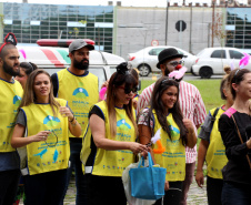 A primeira ação da Força-Tarefa Infância Segura ocorreu durante o Carnaval, com ações em Curitiba e Litoral do Paraná, garantindo a diversão dos filhos e a tranquilidade dos pais