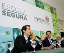 O governador Carlos Massa Ratinho Junior lançou nesta sexta-feira (15) o programa Escola Segura, que prevê uma série de medidas preventivas e protetivas de segurança que serão executadas na rede estadual de ensino. Curitiba,15/03/2019 Foto: Jaelson Lucas / ANPr