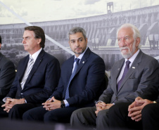 O governador em exercício Darci Piana participou nesta terça-feira (26); da cerimônia de posse do novo diretor-geral brasileiro da Itaipu; general Joaquim Silva e Luna; em Foz do Iguaçu. Presentes na solenidade: Presidente do Brasil; Jair Bolsonaro; presidente do Paraguai; Mario Abdo Benítez; ministros brasileiros de Minas e Energia; almirante Bento Albuquerque e de Relações Exteriores; Ernesto Araújo; entre outros.; -; Foz do Iguaçu; 26/02/2019; -; Foto: Arnaldo Alves/ANPr