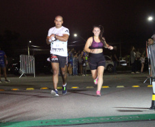 Corrida Noturna da PM tem mais de 500 participantes em Araucária (PR), na RMC. Foto: Soldado Fernando Chauchuti