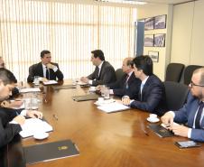 O Paraná será o primeiro estado brasileiro a receber um centro de integração para cuidar da segurança de fronteira. O acordo foi firmado durante encontro do governador Carlos Massa Ratinho Junior e o ministro da Justiça, Sérgio Moro, nesta terça-feira (26), em Brasília.   -  Brasília, 26/03/2019  -  Foto: Rodrigo Félix Leal/ANPr