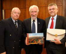 Consul Geral da Alemanha em São Paulo Axel Zeidler, e Cônsul Honorário da Alemanha em Curitiba Andreas F.H. Hoffrichter ,com o Vice-governador Darci Piana.Foto Gilson Abreu