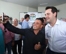 O município de Carambeí, nos Campos Gerais, recebeu nesta sexta-feira (29) a autorização do governador Carlos Massa Ratinho Junior para o início de duas obras bastante aguardadas pela população: a construção da sede própria da Prefeitura e a pavimentação da estrada que liga a PR-151 à localidade de Catanduvas. - Carambeí 29/03/2019 - Foto: Rodrigo Félix Leal/ANPr