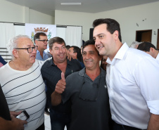 O município de Carambeí, nos Campos Gerais, recebeu nesta sexta-feira (29) a autorização do governador Carlos Massa Ratinho Junior para o início de duas obras bastante aguardadas pela população: a construção da sede própria da Prefeitura e a pavimentação da estrada que liga a PR-151 à localidade de Catanduvas. - Carambeí 29/03/2019 - Foto: Rodrigo Félix Leal/ANPr