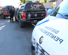 Cinquenta e cinco detentos que estavam na carceragem da cadeia pública de Rio Branco do Sul foram transferidos nesta segunda-feira (01) para a Casa de Custódia de Piraquara