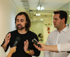 O governador Carlos Massa Ratinho Junior participa de Palestra de Mauricio Benvenutti nesta terça-feira (2) no teatro do Museu Oscar Niemeyer,   Curitiba, 02/04/2019 -  Foto: Geraldo Bubniak/ANPr