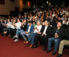 O governador Carlos Massa Ratinho Junior participa de Palestra de Mauricio Benvenutti nesta terça-feira (2) no teatro do Museu Oscar Niemeyer,   Curitiba, 02/04/2019 -  Foto: Geraldo Bubniak/ANPr