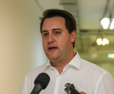 O governador Carlos Massa Ratinho Junior participa de Palestra de Mauricio Benvenutti nesta terça-feira (2) no teatro do Museu Oscar Niemeyer,   Curitiba, 02/04/2019 -  Foto: Geraldo Bubniak/ANPr