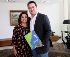 03/04/2019 - Governador Carlos Massa Ratinho Junior, recebe reitores das universidades do Paraná.Fatima Aparecida da Curz  Padoan presidente da Apiesp Foto Gilson Abreu/Anpr