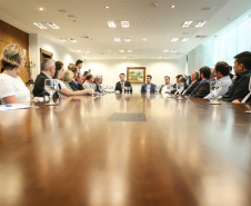 O governador Carlos Massa Ratinho Junior anunciou a redução nas taxas de juros das operações de crédito da Fomento Paraná, instituição financeira estadual que oferece crédito a empreendedores.  -  Curitiba, 03/04/2019  -  Foto: Rodrigo Félix Leal/ANPr