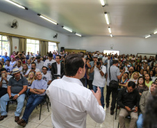 O governador Carlos Massa Ratinho Junior  assina ordem de serviço para construção de Escola em Mauá da Serra nesta quarta-feira (10).  Londrina, 10/04/2019 -  Foto: Geraldo Bubniak/ANPr