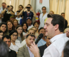 O governador Carlos Massa Ratinho Junior  assina ordem de serviço para construção de Escola em Mauá da Serra nesta quarta-feira (10).  Londrina, 10/04/2019 -  Foto: Geraldo Bubniak/ANPr