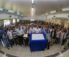 O governador Carlos Massa Ratinho Junior  assina ordem de serviço para construção de Escola em Mauá da Serra nesta quarta-feira (10).  Londrina, 10/04/2019 -  Foto: Geraldo Bubniak/ANPr