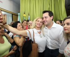 O município de Mauá da Serra, no Vale do Ivaí, ganhará uma nova escola estadual. O governador Carlos Massa Ratinho Junior esteve no município nesta quarta-feira (10) para assinar a ordem de serviço para a construção do Colégio Estadual Vilson Miranda, que terá capacidade para 840 estudantes. O investimento é de R$ 5 milhões.  -  Mauá da Serra, 10/04/2019  -  Foto: Rodrigo Félix Leal/ANPr