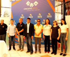 O diretor-presidente da Esporte Paraná, Helio Wirbiski, e o presidente do Comitê Paralímpico Brasileiro, Mizael Conrado, assinaram neste sábado, 13, um protocolo de intenções visando cooperação para o desenvolvimento dos esportes para pessoas com deficiência no Paraná  -  Curitiba, 13/04/2019  -  Foto: Divulgação SEET