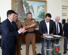 Governador anuncia pagamento das promoções dos praças-militares. -  Curitiba, 15/04/2019  -  Foto de Gilson Abreu ANPr