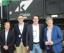 Governador Carlos Massa Ratinho Júnior visita a fábrica da Klabin em Ortigueira, na assinatura de convênio com a empresa e a prefeitura do município para a construção da Escola Técnica de Operação Florestal e Agrícola.  -  Ortigueira, 16/04/2019  -  Foto: Jaelson Lucas/ANPr