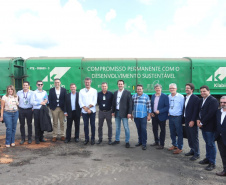 Governador Carlos Massa Ratinho Júnior visita a fábrica da Klabin em Ortigueira, na assinatura de convênio com a empresa e a prefeitura do município para a construção da Escola Técnica de Operação Florestal e Agrícola.  -  Ortigueira, 16/04/2019  -  Foto: Rodrigo Félix Leal/ANPr