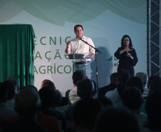 Governador Carlos Massa Ratinho Júnior visita a fábrica da Klabin em Ortigueira, na assinatura de convênio com a empresa e a prefeitura do município para a construção da Escola Técnica de Operação Florestal e Agrícola. - Ortigueira, 16/04/2019 - Foto: Jaelson Lucas/ANPr