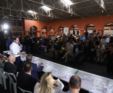 O governador Carlos Massa Ratinho Junior e o ministro da Cidadania, Osmar Terra, lançam o programa Criança Feliz . Curitiba, 18/04/2019 - Foto: Rodrigo Felix Leal/ANPr